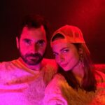 Benedita Pereira Instagram - Ontem eu e o meu amor @manelmoreira enchemos o @purexclube com esta dupla de DJs que não existem mas parecem bem reais, Benny & Nelito. Foi incrível sentir as pessoas a vibrar com a música que “botámos” como se estivéssemos a dar uma festa em casa. Consegui perceber o que devem sentir os DJs de verdade, esta merda põe mesmo o ego lá para cima! Pronto, agora não se preocupem que não vamos mudar de profissão, foram só mais umas personagens divertidas de fazer 😂🤩😍💥