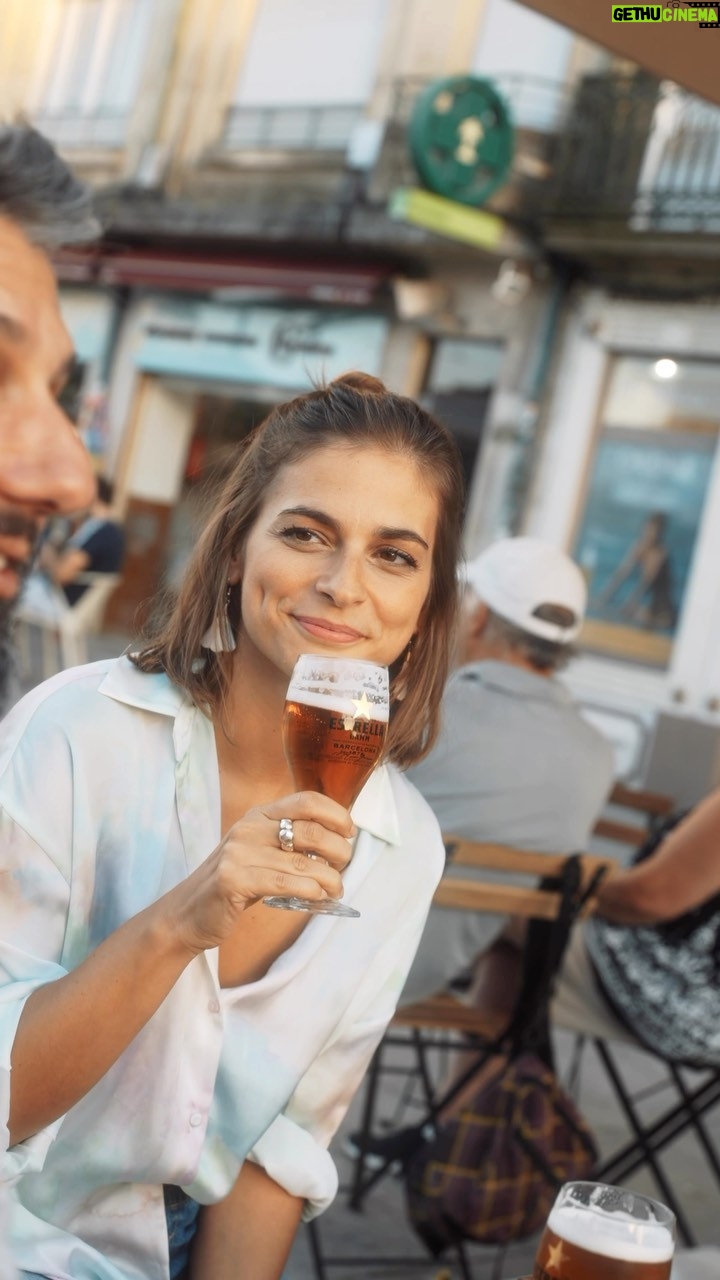 Benedita Pereira Instagram - ¡salir de tapas! com os amigos é algo que faria todos os dias! Ontem fizemos a #RotaDeTapas onde os chefs de cada local aderente servem uma tapa especial com #EstrellaDamm 🍻 Vai ao IG @estrelladammpt e descobre onde esta rota passa perto de ti 💫 #ACervejaDeBarcelona pub