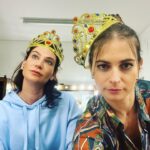 Benedita Pereira Instagram - Estas jeitosonas voltam para a semana. Rainhas da canastrice além fronteiras. @susanablazer 👑 Bilhetes para ‘O Rei Zarolho’ na bio.