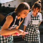Benedita Pereira Instagram - GIVEAWAY FLASH 24H! Para provar que todas as cozinhas têm valor, a Bimby lançou uma campanha de retoma, onde ao entregar qualquer pequeno eletrodoméstico de cozinha, recebes um desconto, a partir de 100€ na compra da tua Bimby. Para celebrar esta mega novidade tenho uma Bimby TM6 para oferecer! Para te habilitares a ganhar só precisas de: - Seguir a minha página e a da @bimbyportugal - Deixar like nesta publicação - identificar 3 pessoas nos comentários (podem comentar quantas vezes quiserem) - partilhar esta publicação nos stories (com o meu tag e da @bimbyportugal - olhem que vou ver se partilharam!) Giveaway válido até às 10h00 de 18/03/2024. O vencedor é anunciado dia 20 de março nos stories. Boa sorte!