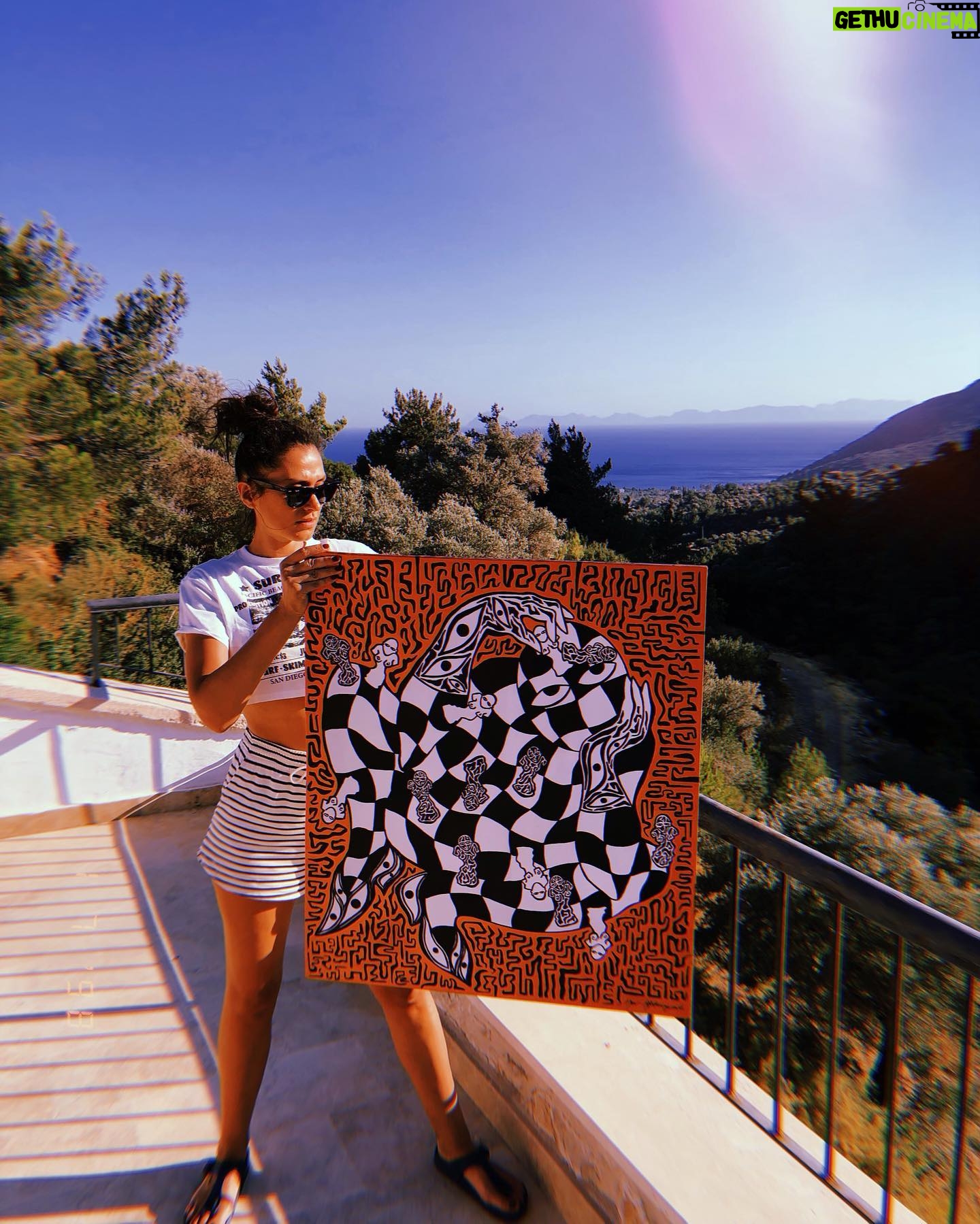 Bengi İdil Uras Instagram - Yeni evimizin ilk tablosu ❤️🔥 @_akkayalinur