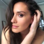 Bengi İdil Uras Instagram - Buraya da sürekli bi şey yazmak gerekiyor