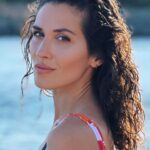 Bengi İdil Uras Instagram - Bizim de tatil fotoğrafımız olmasın mı ? Eteğim Datça’nın en tatlı markası @doadatca 🫠 Fotoğraf hayatımın en tatlısı @timustagram 😁♥️ #reklam