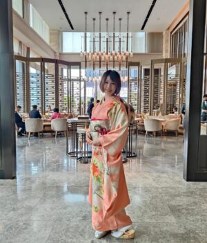 Beni Ninagawa Instagram - 今朝香港に着きまして、こちらの授賞式で本日、香港でスピーチをさせて頂きました。
HONG KONG WASHU AWARDS
今回で4回目の日本の、ワイン、日本酒、焼酎など、お酒たちの授賞式ということで香港や海外で活躍されている日本のお酒の生産者の方たちを少しでも応援出来れば。日本の文化の更なる進出の為にと思ってお話をさせて頂きました。

なんと、幻のなかなか手に入らない北海道のワイナリー、ドメーヌタカヒコ
のヨイチノボリも頂きました。感動の味でした。
これぞ日本の繊細さ。あっぱれ日本。
さて、明日は和楽器バンド東京公演。
宜しく頼むぜ。