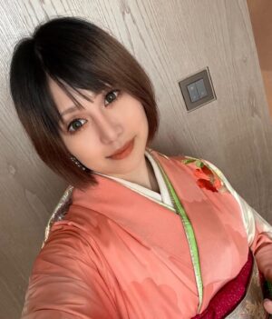 Beni Ninagawa Instagram - 今朝香港に着きまして、こちらの授賞式で本日、香港でスピーチをさせて頂きました。
HONG KONG WASHU AWARDS
今回で4回目の日本の、ワイン、日本酒、焼酎など、お酒たちの授賞式ということで香港や海外で活躍されている日本のお酒の生産者の方たちを少しでも応援出来れば。日本の文化の更なる進出の為にと思ってお話をさせて頂きました。

なんと、幻のなかなか手に入らない北海道のワイナリー、ドメーヌタカヒコ
のヨイチノボリも頂きました。感動の味でした。
これぞ日本の繊細さ。あっぱれ日本。
さて、明日は和楽器バンド東京公演。
宜しく頼むぜ。