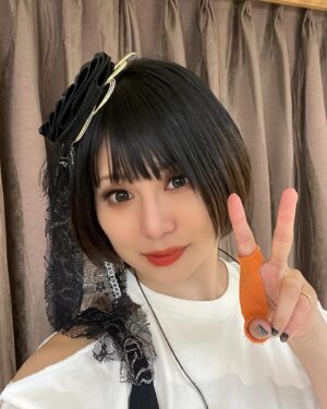 Beni Ninagawa Instagram - さて、日本武道館にての大新年会みなさん本当に本当にありがとうございました。
2024年10周年イヤーを走りきっての一旦の活動休止となりますが、ここからの活動一緒に盛り上げて頂けたら幸いです。
ここまで共に走ってくれたお客さん達に感謝の気持ち、思い出や、そして私たちのワガママを聞いてくださってる皆さんに色んな思いが込み上げて来て、自分でも最後は一杯一杯になってしまいました。
ひとまず、今日。本当にありがとうございました。