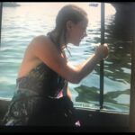 Bennu Yıldırımlar Instagram - Yakın dostlarım bilirler ama🥰...Ben bile yaz mevsimini özledim😎 suyun yanında #tbt si 🎈🎈🎈