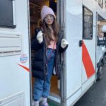 Beren Gençalp Instagram - 🥰🥰🥰 #berengençalp #melek #gece #ece #sefirinkızı #misafirdizi #evlilikhakkındaherşey #karavan #set #karavangünlükleri #sethalleri #izmir #istanbul #bodrum @ngmediatv @medyapimresmi @mfyapimtv