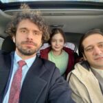 Beren Gençalp Instagram - Yiğit ve Anıl abimle🥰🥰🥰 Evlilik Hakkında Herşey bu akşam yeni bölümüyle Fox TV de🎬 Hepinizi ekran başına bekliyoruz♥️ @yigitkirazci @celikanil @evlilikhkhersey @foxturkiye @mfyapimtv #berengençalp #yiğitkirazcı #anılçelik #evlilikhakkındaherşey #foxtvturkiye #gökçebahadır #mfyapım