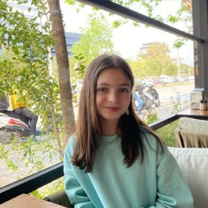 Beren Gençalp Instagram - Hafta sonu neler yapıyorsunuz? 🥰🥰🥰
•
•
•

#weekend #happy #nice #niceday #goodvibes #afternoon #goodday 
#style #comfy #casualstyle #casual #turquoise #mood