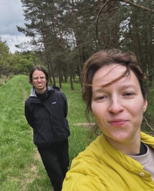 Berenika Kohoutová Instagram - Jak jsme byly v lázních. Tak co, věk už na to máme! Hezky jsme papaly, cachtaly se, remcaly, že jsme unavený a že nás na procházce bolej nožičky. 
Děkujeme moc @ensanahotels.cz za pozvání a skvělej servis🌸🩷

1-3 Římský lázně, který chci mít doma. Asi teda místo obýváku. A ložnice. A kuchyně…
4 Neuvěřitelný okolí Mariánek. A naše neuvěřitelně nádherný obličeje
5-7 Jako ne, nedělaly jsme tam kromě jídla a válení nic. 
8-10 Opět nádherný okolí a naše uťapaný starý nožičky

#spolupráce