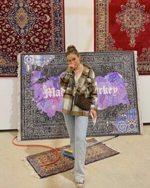Berna Koraltürk Instagram - Onlar bizi nasıl görüyor acaba…