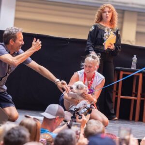 Bernadette Peters Instagram - A few of our favorite meow-ments from the 25th annual Broadway Barks! 🌟🐾 Special thanks to the shelters, Broadway casts, and volunteers who gave their time, energy, and talent to help shelter animals in need! 

(📸: @michaelhullphoto & @rickedwardsnyc)