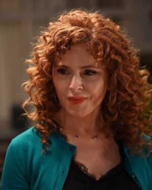 Bernadette Peters Instagram - Tonight I’m on Zoey Zoey Zoey ❤️❤️❤️NBC 9:00 eastern