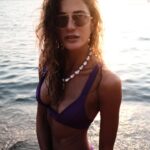 Berrak Tüzünataç Instagram – 🌊💜☀️