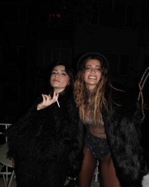 Berrak Tüzünataç Instagram - Geleneksel glam günü 🧿. Ready for  #marieclaire35 🎂