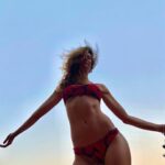 Berrak Tüzünataç Instagram - 🐒🌊🌳
