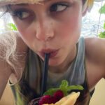 Berta Castañé Instagram - Ja trobo a faltar l’estiu, viatjar sola i Bali🤍
