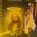 Berta Castañé Instagram - Muy contenta del día que pasamos en el @festval_oficial presentando #TodosMienten2 🤍✨🕊️ Y el mejor equipo detrás: MUAH @mr.davidlopez x @chanel.beauty Style @paola_barrachina