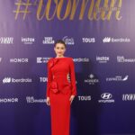 Berta Castañé Instagram - Ayer en los #PremiosWoman ❤️ No pude estar mejor acompañada✨ MUAH @burdampi x @diorbeauty @diorling1 ❤️‍🔥 Gràcies mamiiii per ser la millor estilista🫶🏻