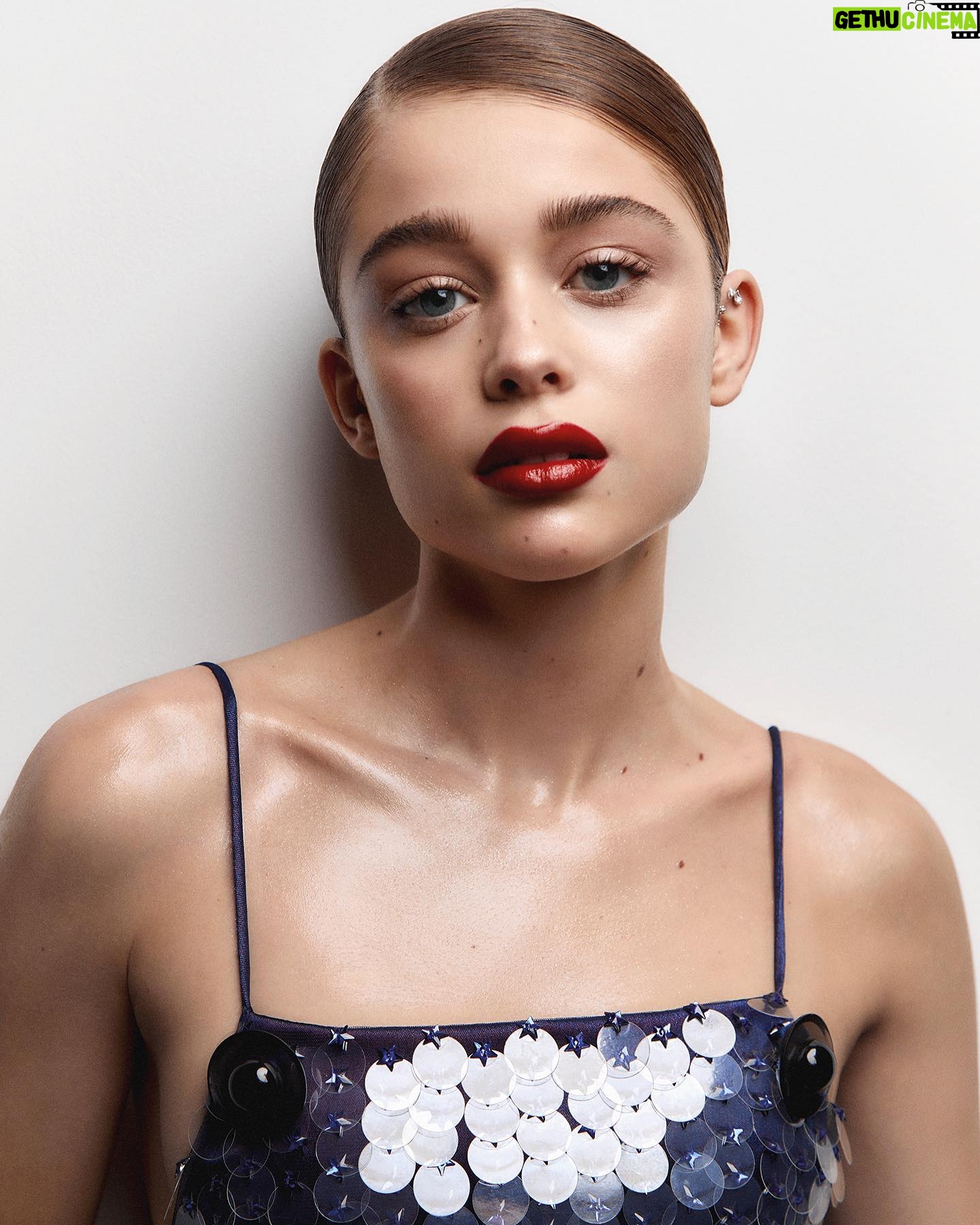 Berta Castañé Instagram - Para la revista de @instylespain 🫶🏻🤍 Gracias a todo el maravilloso equipo✨ Fotografía: @dannielrojas Realización: @pilucavalverde Maquillaje y peluquería: @mariabarreranadrade Texto: @somos_mill Asistente de fotografía: @javierblancofoto