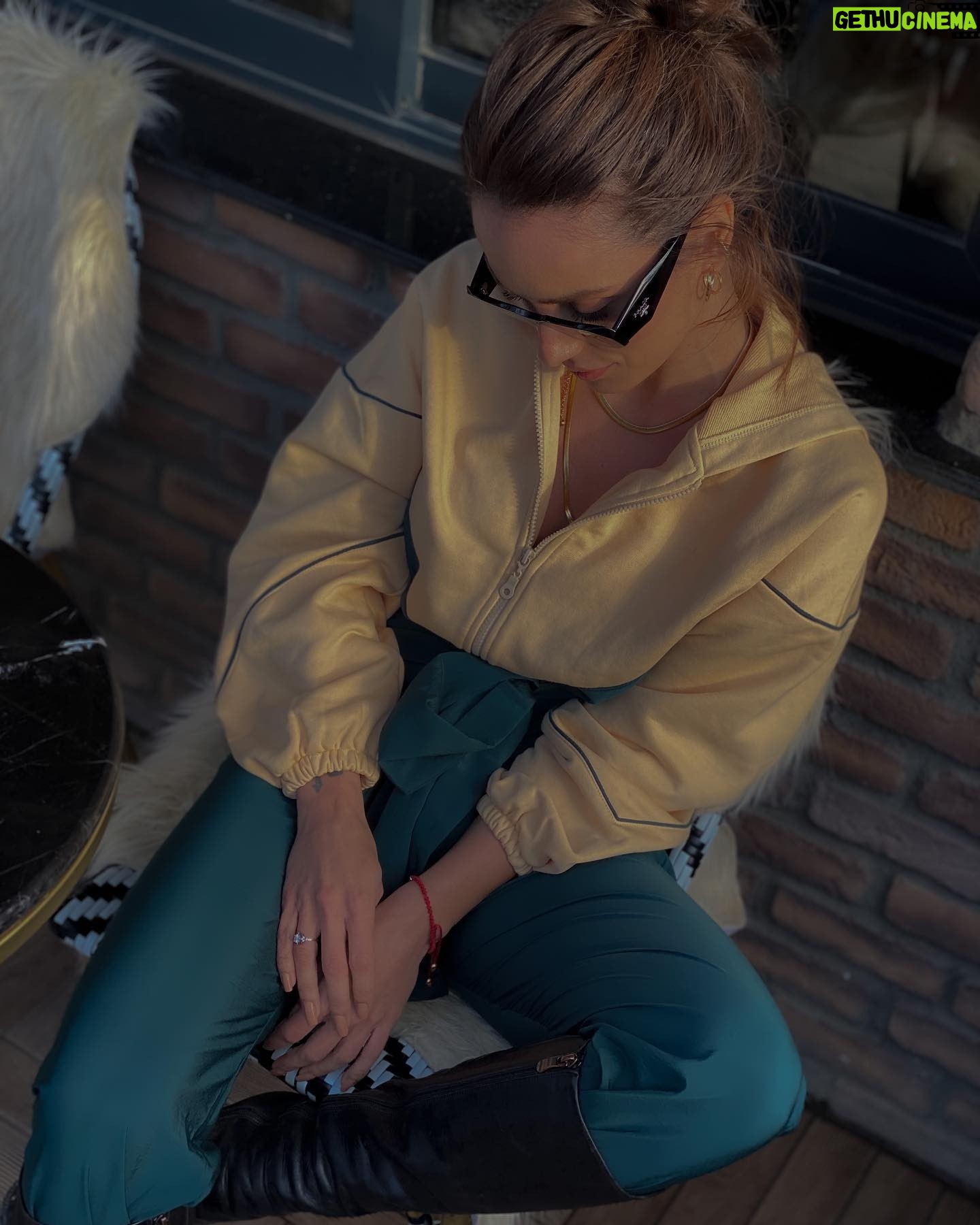 Bestemsu Özdemir - 5.1K Likes - @nocturne tulumum😍