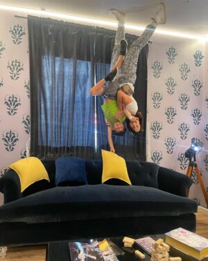 Beth Dover Instagram - What more do you want from me Instagram?!!! #upsidedownhouse
