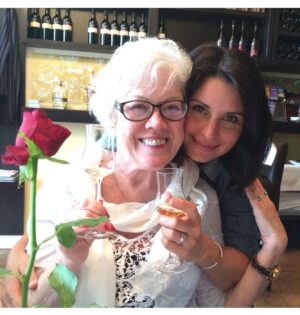 Beth Dover Instagram - Happy Birthday Helen!!! We love you so!!! 🎉💗🎉