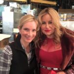 Beth Littleford Instagram - #BTS at #2BrokeGirls with the lovely and hilarious @theofficialjencoolidge. I'll be on the show tonight at 9 on #CBS
