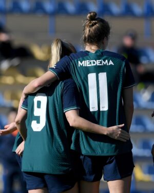Beth Mead Instagram - Vivi thank you for all you have done, Arsenal won’t be the same without you. 😞 A record breaker, a baller, the goat, the ultimate goal scorer, the list could go on. I’m very honoured & privileged to have played 7 amazing years as your team mate and watch you shine on the daily, which I know you’ll continue to do and shine even brighter. You’ll be missed massively but thank you again for what you have done for this club, LEGEND. We love you 🥹❤️

@viviannemiedema