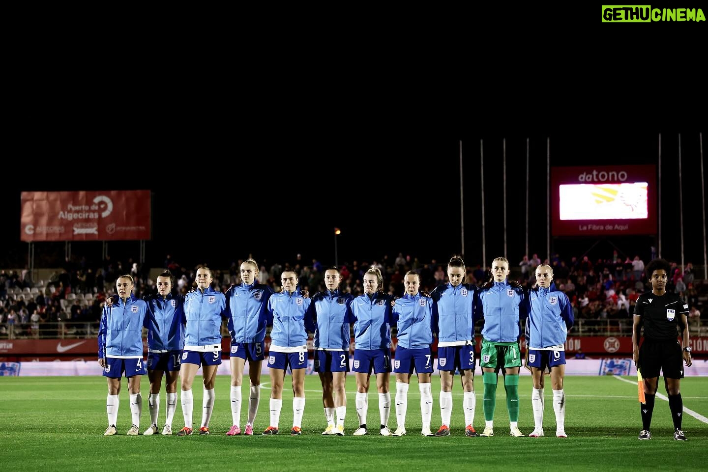 Beth Mead Instagram - 𝙇𝙤𝙫𝙚𝙡𝙮 𝙨𝙩𝙖𝙧𝙩 𝙩𝙤 2024 𝙬𝙞𝙩𝙝 𝙩𝙝𝙚 @lionesses 🦁