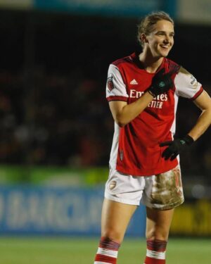 Beth Mead Instagram - Vivi thank you for all you have done, Arsenal won’t be the same without you. 😞 A record breaker, a baller, the goat, the ultimate goal scorer, the list could go on. I’m very honoured & privileged to have played 7 amazing years as your team mate and watch you shine on the daily, which I know you’ll continue to do and shine even brighter. You’ll be missed massively but thank you again for what you have done for this club, LEGEND. We love you 🥹❤️

@viviannemiedema