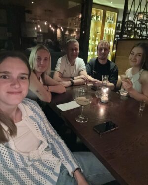 Beth Mead Instagram - April Mems 🫶🏼❤️