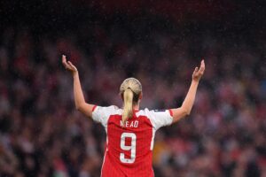 Beth Mead Instagram - LONDON IS RED ❤️ 

Record crowd, our fans are incredible 👏🏼 @arsenalwfc