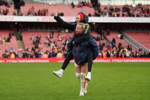 Beth Mead Instagram - LONDON IS RED ❤️ 

Record crowd, our fans are incredible 👏🏼 @arsenalwfc