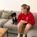 Beth Mead Instagram - 𝐒𝐭𝐚𝐫𝐭 𝐨𝐟 𝐭𝐡𝐞 𝐲𝐞𝐚𝐫 𝐝𝐮𝐦𝐩 🌅 🐾 ⚽️