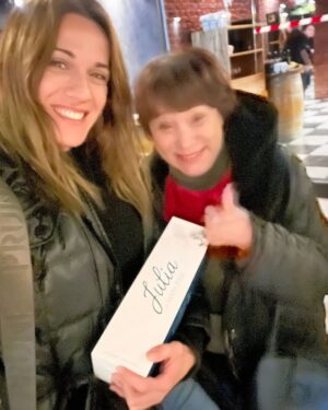 Betiana Blum Instagram - Cenamos con Mariana y nos hicieron un regalo.!!!