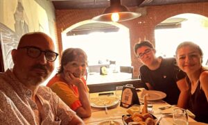 Betiana Blum Instagram - CELEBRANDO EL CUMPLEAÑOS 
DE MI HIJO SEBASTIAN 
Con Renzo y Maggie.
@cucinadonore 
Comida y atención de primera