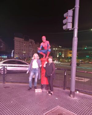 Betiana Blum Instagram - Nos encontramos con el HOMBRE ARAÑA !!!