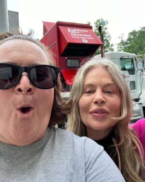 Betsy Sodaro Instagram - OOOOOOHHHHH YEAHHHHH!!!! SUMMER CAMP IS OUT!!!! I got to hang out in beautiful North Carolina with the best of the best!!! (I also had Bojangles for the first time and it didn't disappoint) Thank you @alexsaks @castillelandon Dori and everyone else for letting me be a part of this movie! Y'all gotta check it out! It's in theaters noooooow!!!!