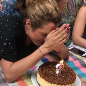 Betty Monroe Instagram - Gracias por mi celebración sorpresa 20 días después 🤣❤️🎂 Las amo. Muchas gracias @lizz.barragans @bretonbeatriz @gina.onate1 #RosaMary #Checy @majo_minimonroe @beatriz.alarcon  por tan linda tarde, por tan bella amistad y tanto cariño.