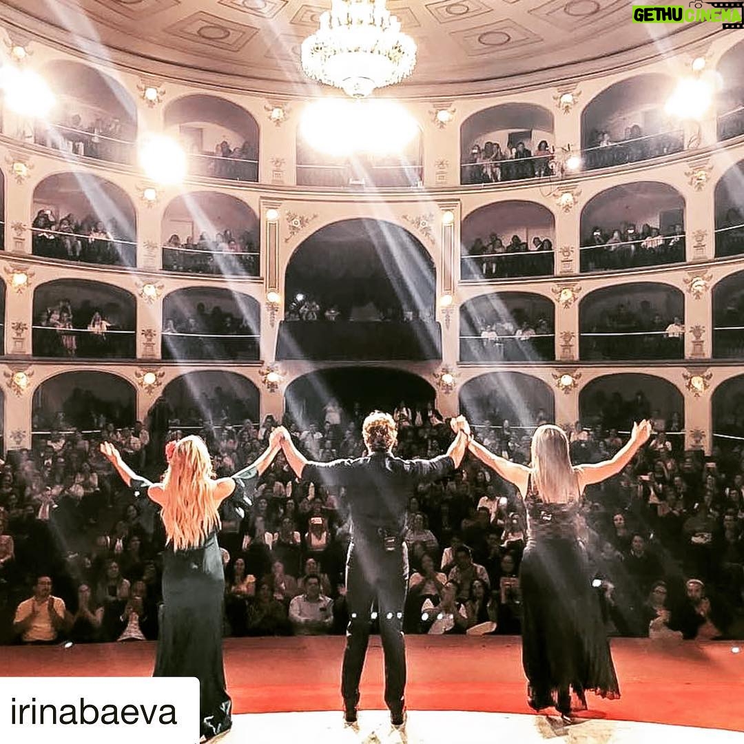 Betty Monroe Instagram - Una gran noche en #Puebla #Gracias por tantos 👏🏻👏🏻 @amancabronas @gabrielsoto @irinabaeva
