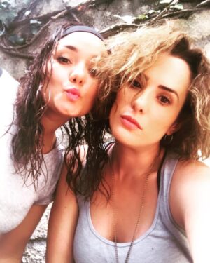 Betty Monroe Instagram - La mejor hermana del mundo!!! Te amo @majo_minimonroe  por estar siempre a mi lado. Dios te mando cómo mi ángel que me aconseja y me pone los pies en la tierra. Hoy y siempre TE AMO ❤️