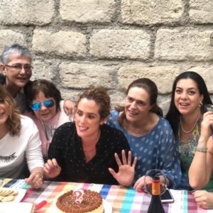 Betty Monroe Instagram - Gracias por mi celebración sorpresa 20 días después 🤣❤️🎂 Las amo. Muchas gracias @lizz.barragans @bretonbeatriz @gina.onate1 #RosaMary #Checy @majo_minimonroe @beatriz.alarcon  por tan linda tarde, por tan bella amistad y tanto cariño.