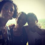 Betty Monroe Instagram - Perdidos en la sierra !!! @eliasanwarhindimonroy @beatriz.alarcon