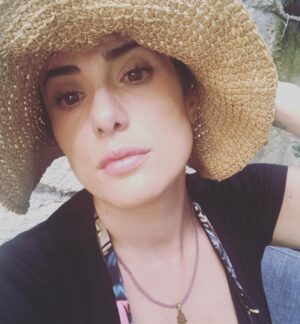 Betty Monroe Instagram - #FelizViernes #Love