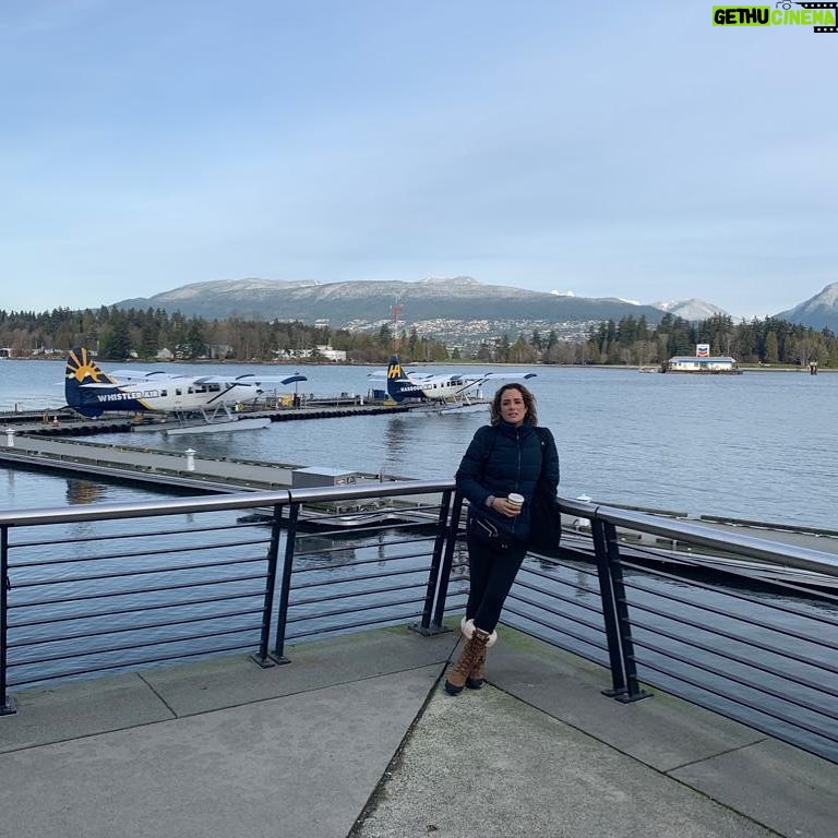 Betty Monroe Instagram - Volar 🏔🇨🇦 #Cool #travel #familylove💕