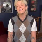 Betty Who Instagram - it’s giving... me away #slowdancing #givingmeaway #acoustic