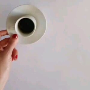Betül Arım Instagram - Onlar tam bağımsız bir Türkiye, eşitlik, özgürlük, adalet istemişlerdi. Atatürk ve yurt sevgisi ile doluydular. Hiç kimseyi öldürmediler. Sonsuza kadar yüreğimizde  yaşayacaklar. Bugün “Gülünün Solduğu Akşam” kitabında Deniz’leri anlatan yazar ve yayıncı sevgili Erdal Öz’ün de ölüm yıl dönümü. Sevgiyle, saygıyla, özlemle, minnetle anıyorum 📚🤝🖍🙏
''Deniz Gezmiş, adli bir hatanın değil; kasti bir yargılama ve hüküm vermenin kurbanı olmuştur. Adli hata, ismi üstünde 'hatalı' verilen kararlara denir. Deniz Gezmiş, idam edilmek için yargı önüne çıkarılmış; yargılanması, 'suçsuzluğun kanıtlanmasına olanak verilmeksizin'
sadece idamını sağlayacak bir hüküm verilmesi doğrultusunda cereyan etmiştir.'' /Burhan Apaydın (Avukat)
İdamlara karar veren mahkemenin hakimi Ali Elverdi hukukçu değildi... Emekli olunca Adalet Partisi'nden milletvekili yapıldı!...
Bağımsız Türkiye yolunda katledilen Deniz Gezmiş, Yusuf Aslan ve Hüseyin İnan'ın anılarına sonsuz sevgi ve saygıyla 🌿🙏🌿 
Bu çok değerli video için @Seraykabasakal‘a binlerce teşekkür 📚🙏🖍️👫🌿
Öyle ölüler vardır ki, ben onların öldüklerini düşündükçe, vakit olur yaşadığımdan utanırım. 
/Nazım Hikmet 📚🤝🖍

 Burada ölen yanlızca bedenimdir ki zaten ölümlüydü, ölecekti; ama düşüncemi öldüremeyeceksiniz, düşüncem yaşayacak.
/Deniz Gezmiş 🤝🧠🗣✊

Öteden beri arz etmiş olduğum gibi, bu ülkede anayasayı en fazla savunanlar bizleriz. Anayasayı ihlal edenlerse ortadadır. Anayasanın uygulanmasını isteyen gene bizleriz.
/Deniz Gezmiş 👫✊🙏📚🖍️

#denizgezmiş #adalet #6mayıs #hüseyininan #yusufaslan#
#denizgezmisvakfi #Nazım Hikmet #Seraykabasakal