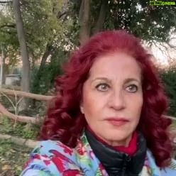 Betül Arım - 2.1K Likes - Çin Düşünür ve yazar Lao Tzu’nun Çok sevdiğim hikayesi “Acele karar vermeyin. “ bu sözlerle bitiyor. Sanki benim konuştuklarımı tamamlıyor.
🧠📚✏️🫀
"Acele karar vermeyin. Hayatın küçük bir dilimine bakıp tamamı hakkında karar vermekten kaçının. Karar; aklın durması halidir. Karar verdiniz mi, akıl düşünmeyi, dolayısı ile gelişmeyi durdurur. Buna rağmen akıl, insanı daima karara zorlar. Oysa gezi asla sona ermez. Bir yol biterken yenisi başlar. Bir kapı kapanırken, başkası açılır. Bir hedefe ulaşırsınız ve daha yüksek bir hedefin hemen oracıkta olduğunu görürsünüz."
Lao Tzu
🚪🗝🌅🐞
İyi fikirler, bilgi olmadıkça iyi kararları garantilemez ve iyi bir bilgi seviyesi, iyi bir fikir olmadan pek işe yaramaz. İyi bir karar, iyi bir fikir ve iyi bir bilgi birikiminin evliliğinden doğan, sağlıklı bir çocuktur.
Andrew Roy Duncan
📚🧠✏️🫀
Her şey yaptığınız seçimlerle, belirlediğiniz önceliklerle ve yaşama amacınıza ulaşmak için neyin gerçekten önemli olduğuna karar vermekle ilgilidir.
Randy Gage
🌲🎸🎭🧘♀️🎨💰
Hayatta gelmek istediğiniz yere ulaşma şansınız, karşılaştığınız engellere verdiğiniz tepkilere bağlıdır. Yani ya vazgeçeceksiniz ya da denemeye devam edeceksiniz. Bu kadar basit. Sizin verdiğiniz karar, geleceğinize karar verir.
Norman Vincent Peale
🤔👁🧠🗣💜
İyi kararlar tecrübe sayesinde alınır. Tecrübe ise, kötü kararlar sayesinde kazanılır.
Will Rogers
🌈🙏👏🐞
#BetülArımlaYaşamaSanatı #DışardaHiçbirŞeyVar #KişiselGelişim #loatzu